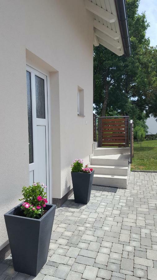 Apartment Kalimero Otočac Esterno foto